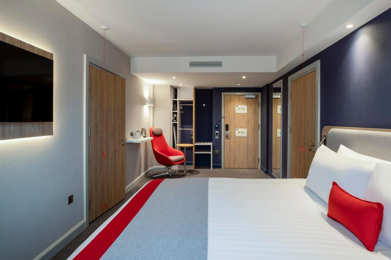 Holiday Inn Express Cambridge West - Cambourne By Ihg Eksteriør bilde