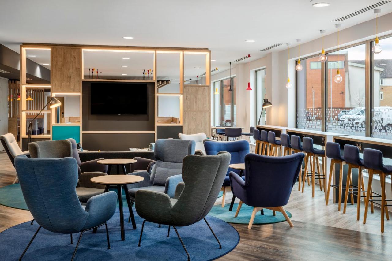 Holiday Inn Express Cambridge West - Cambourne By Ihg Eksteriør bilde