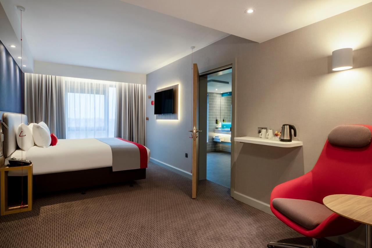 Holiday Inn Express Cambridge West - Cambourne By Ihg Eksteriør bilde