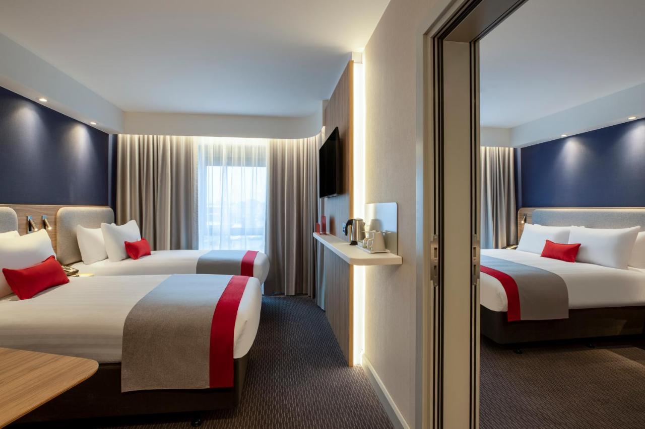 Holiday Inn Express Cambridge West - Cambourne By Ihg Eksteriør bilde