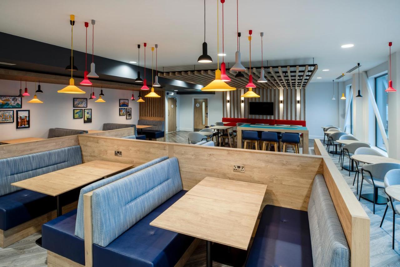 Holiday Inn Express Cambridge West - Cambourne By Ihg Eksteriør bilde