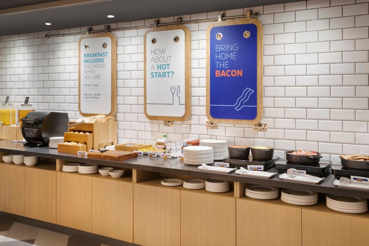 Holiday Inn Express Cambridge West - Cambourne By Ihg Eksteriør bilde