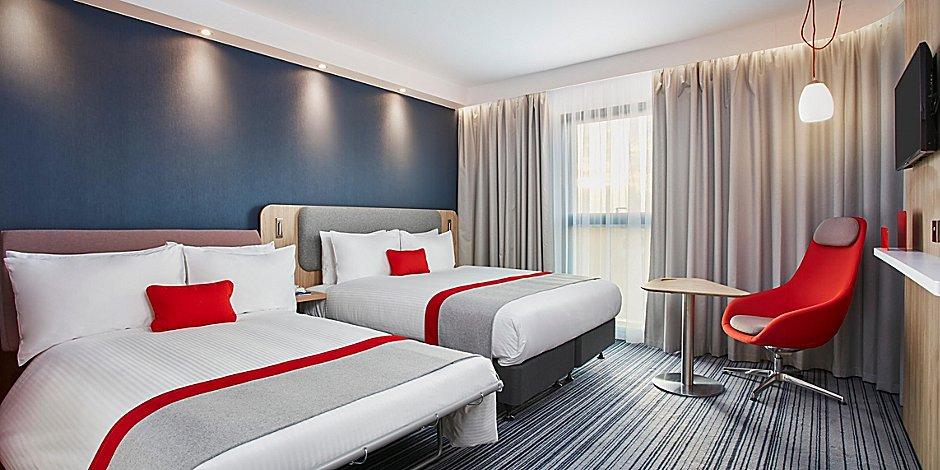 Holiday Inn Express Cambridge West - Cambourne By Ihg Eksteriør bilde